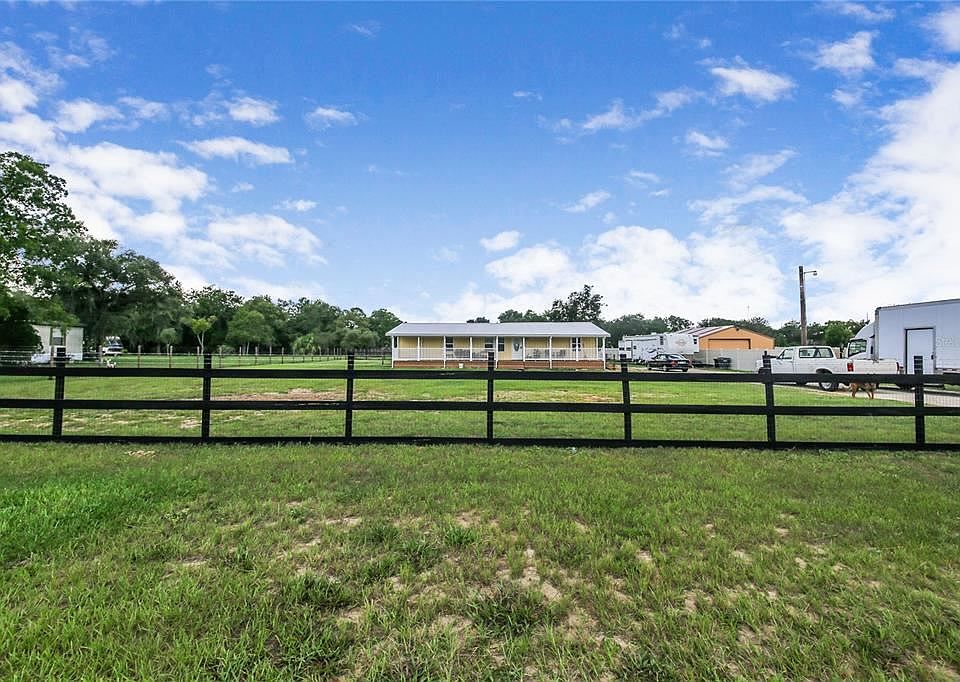 1st image of 3949 Rolling Hills Ct E