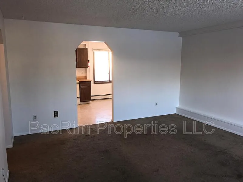 2 bed, 1.0 bath, 900 sqft, $1,400 — Photo 3