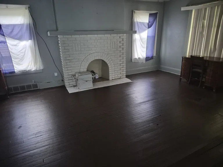 1540 Maple Rd — Photo 9