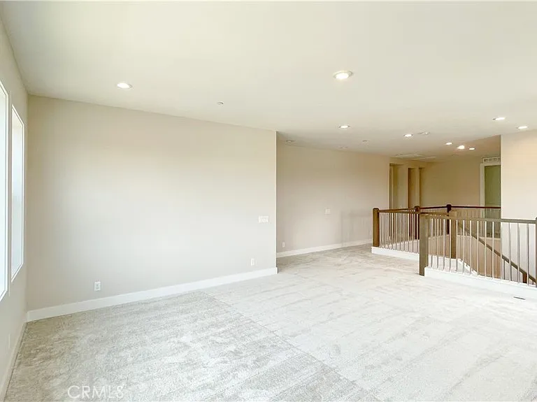 101 Walworth — Photo 36