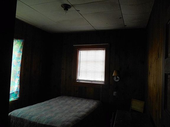 5th image of 19222 Alder St