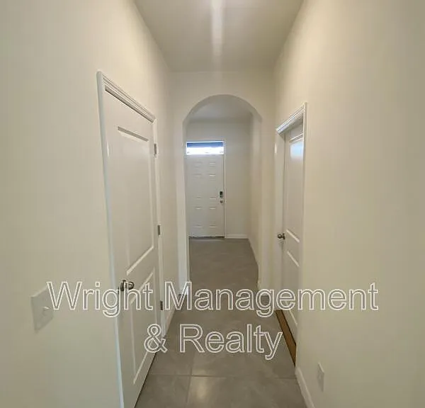 2906 Suncoast Plains Dr — Photo 6