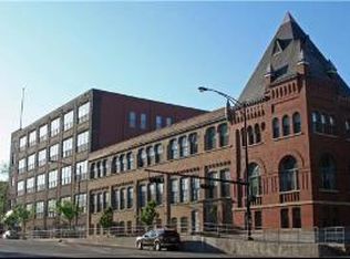 1733 W Irving Park Rd APT 501, Chicago, IL 60613