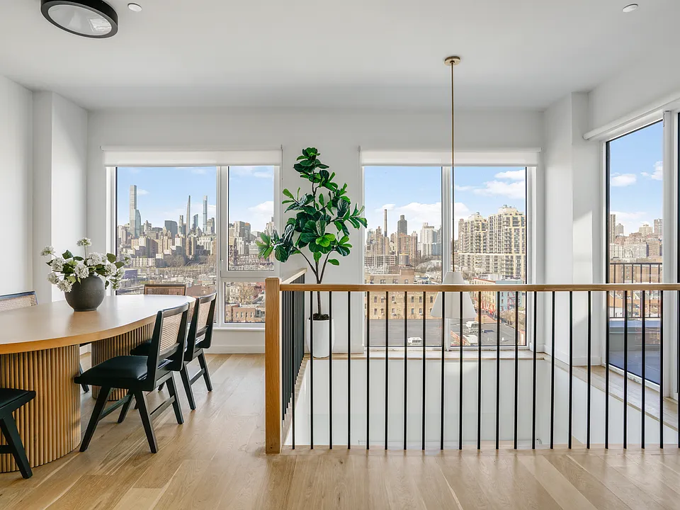 11-14 35th Ave #911