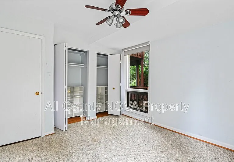 8108 Timber Valley Ct — Photo 12
