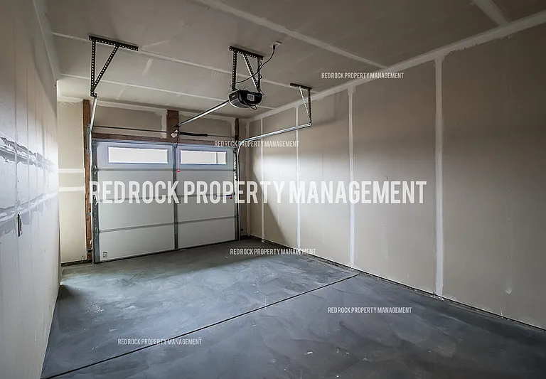 201 S Woodlawn Ln — Photo 8