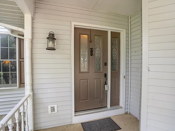 2nd image of 453 Gentry Ln