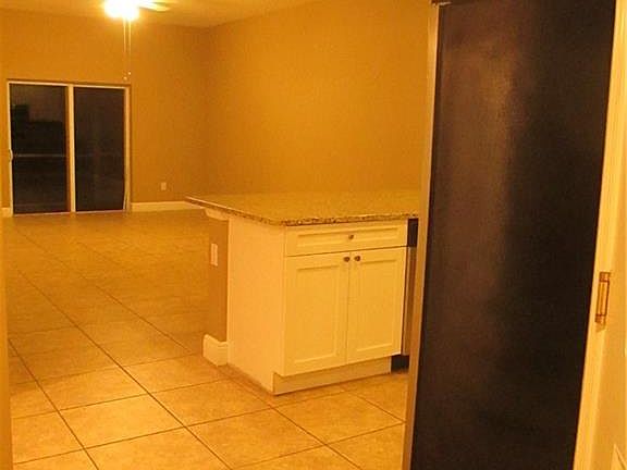 3rd image of 531 NE 24th Pl