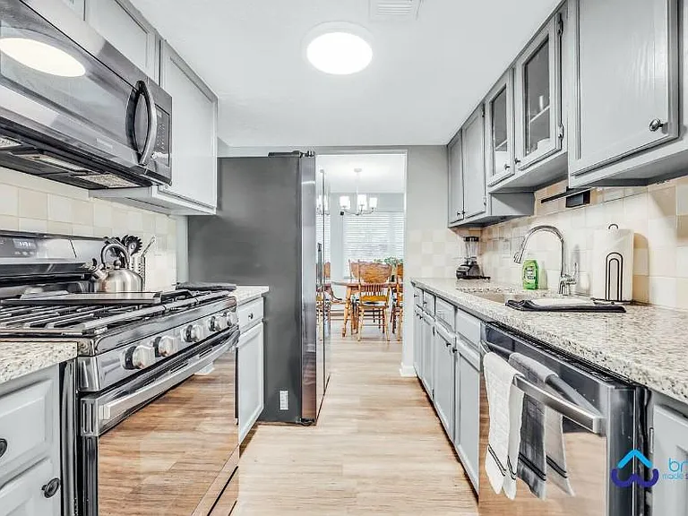 8802 Long Beach Cir — Photo 14
