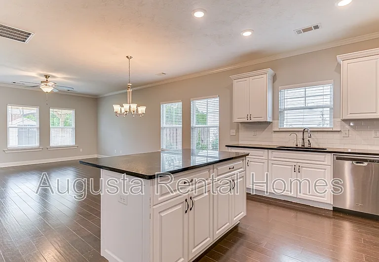 5107 Heathbrook Dr — Photo 15