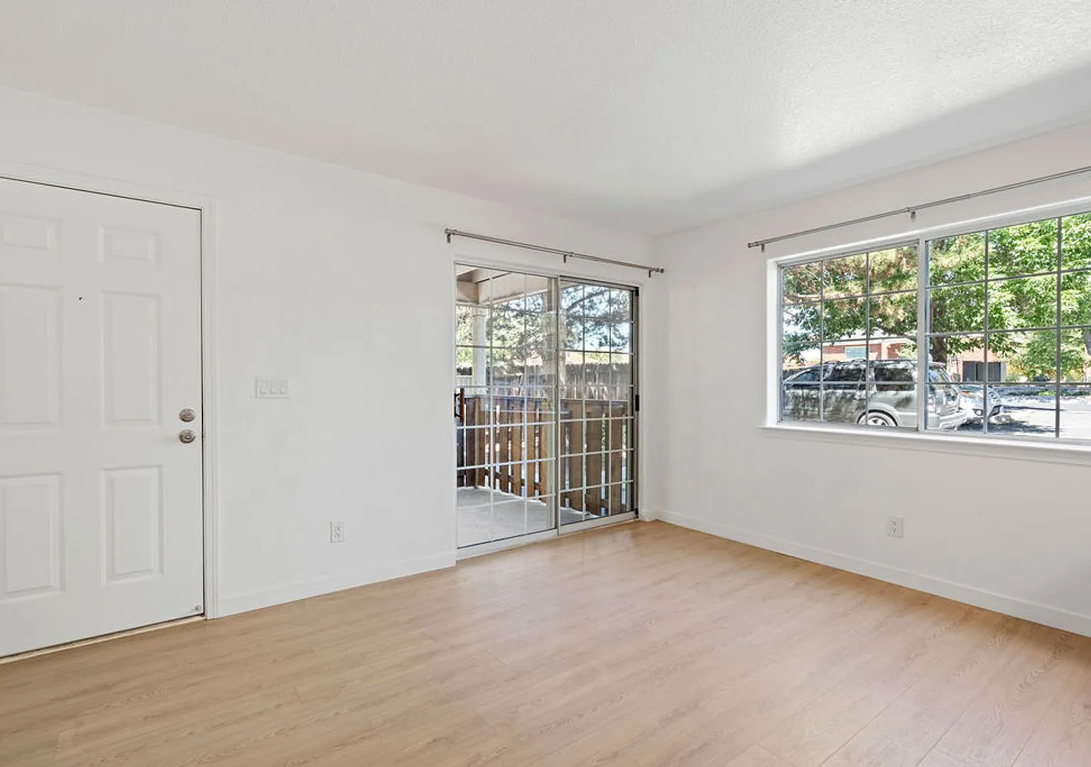 710 Stewart - Central Custom Designed 1 BD/1Bath — Photo 4