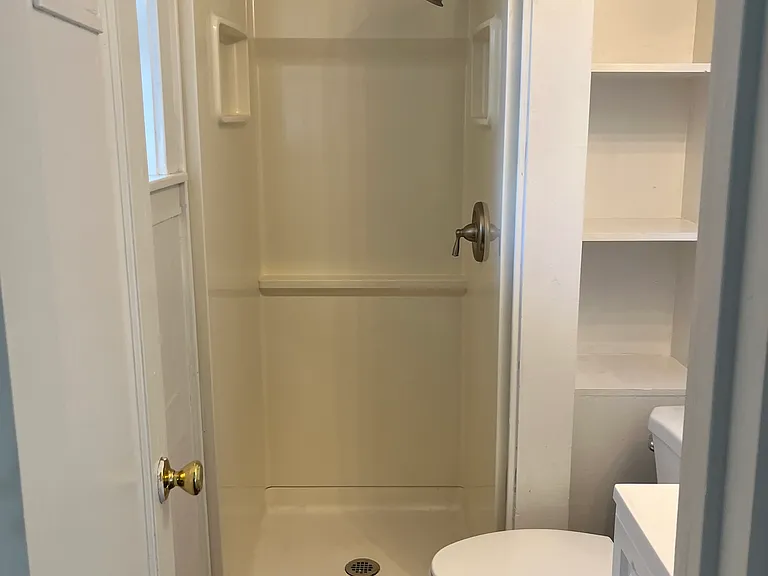 431 E Woodard St #101 — Photo 25