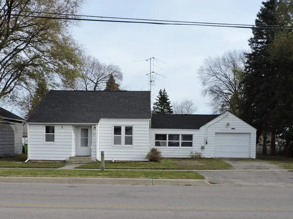 305 S Water St, Pinconning, MI 48650