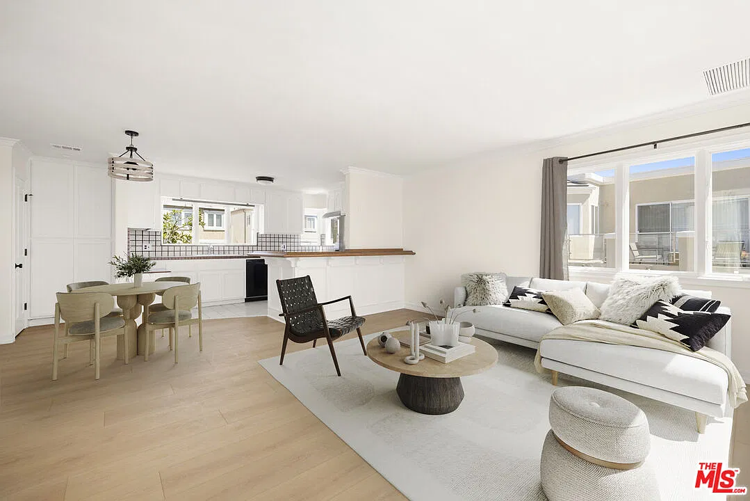2 bed, 1.5 bath, $7,595 — Photo 3