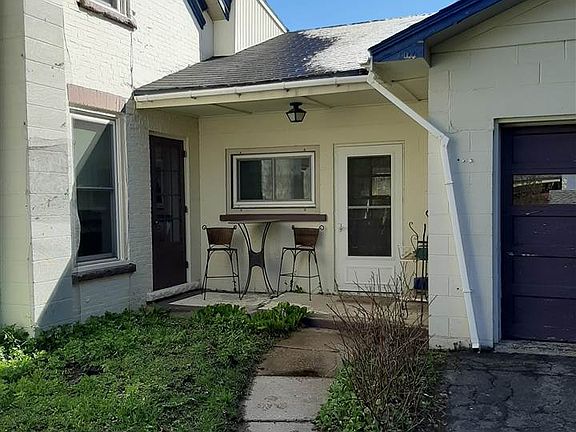 2nd image of 122 Saint Lawrence Ave