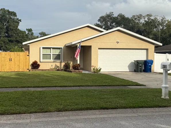 285 Royal Palms Dr, Largo, FL 33771