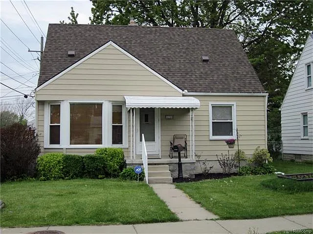 26305 Delton St photo 1