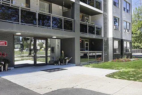 490 Nelson Ave #204 Photo 1