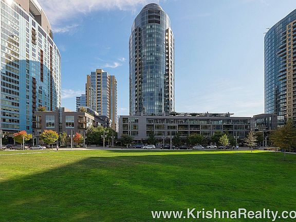 4th image of 3601 SE River Pkwy #321