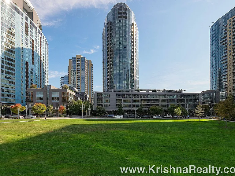 3601 SE River Pkwy #321 — Photo 4