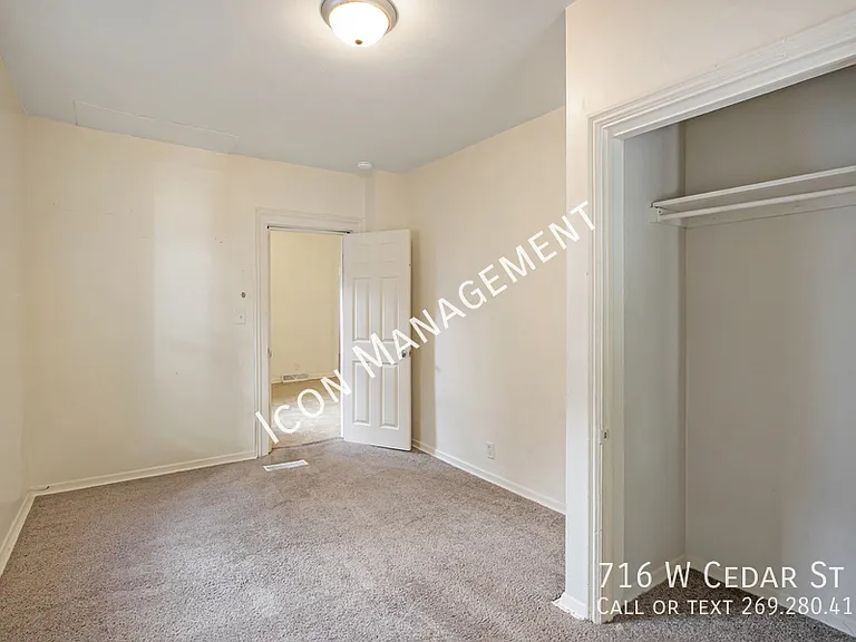 716 W Cedar St — Photo 8