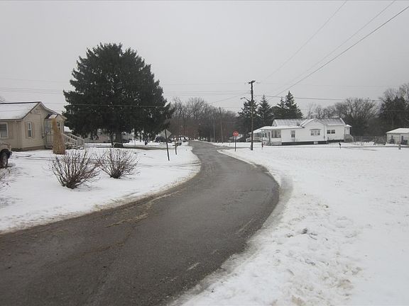4th image of 150 Parkwood Ave