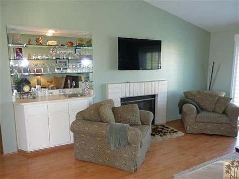 3rd image of 692 Vista Lago Cir N