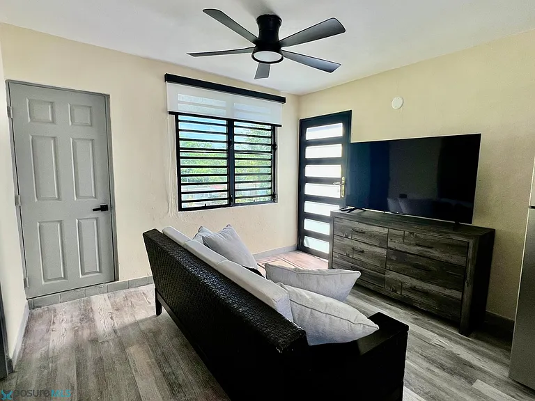 Apt #7 Urb Sierra Bayamon Apt. #7 98 1 Calle 84 Ba #Apt #7 — Photo 3