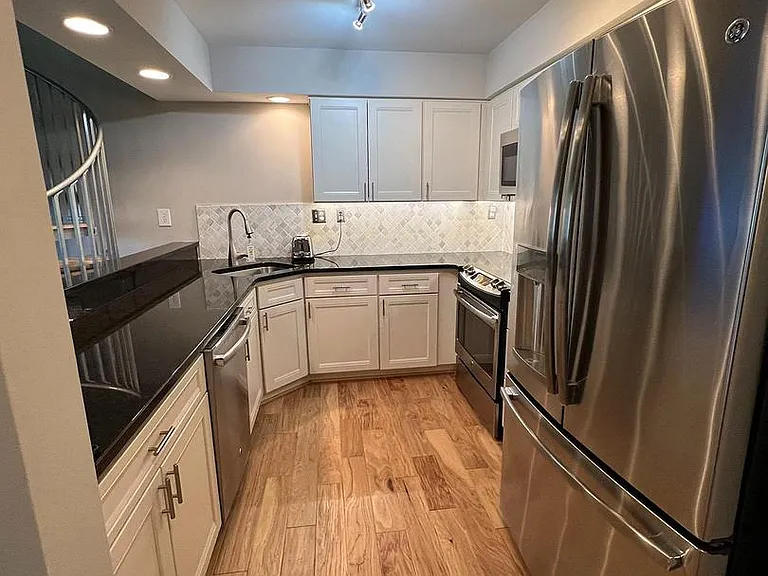 1129 Lake Heron Dr #3A — Photo 8