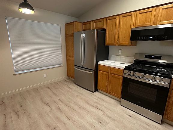 2nd image of 3090 Miramar Ave