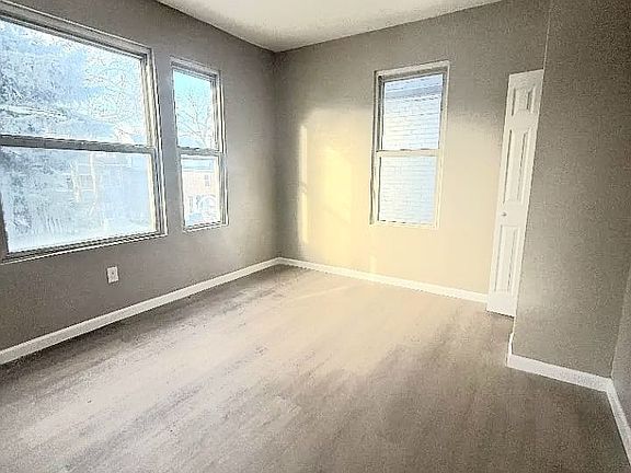 4th image of 128 N 14th St Floor 2