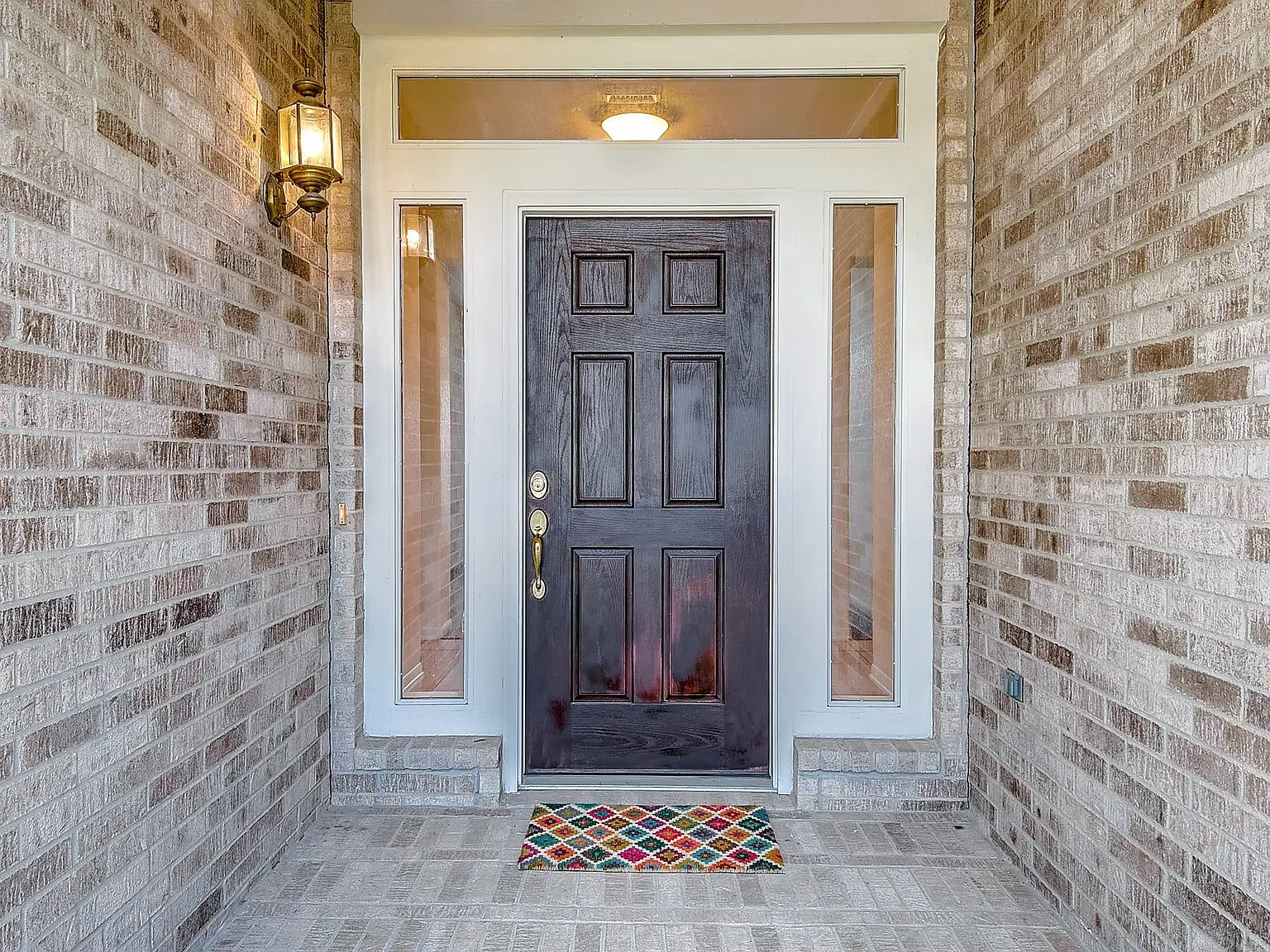3 bed, 2.0 bath, 1843 sqft, $2,370 — Photo 3