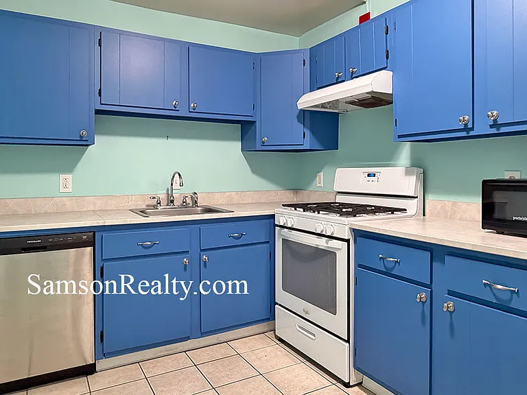 756 Quaker Ln #210 — Photo 9