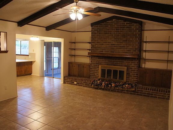 3rd image of 9901 Oak Hollow Dr