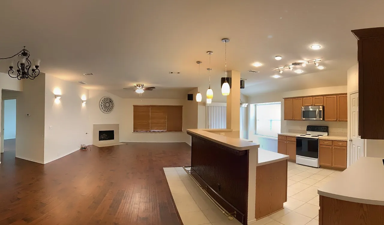 3 bed, 1784 sqft, $2,100 — Photo 4
