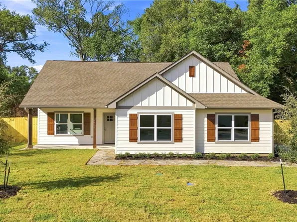 1013 E 26th St, Bryan, TX 77803
