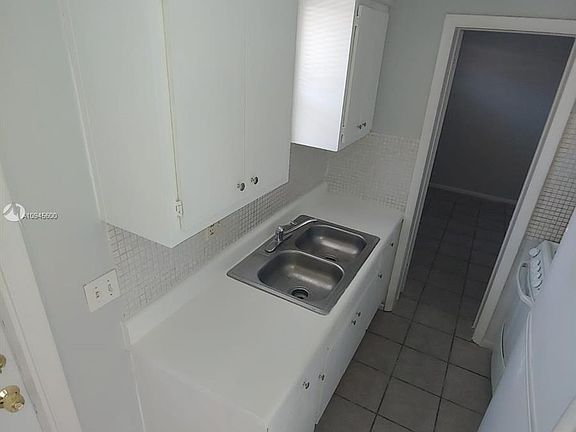 3rd image of 1826 Sherman St #2
