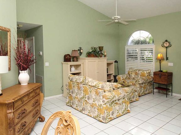 4th image of 109 Saratoga Blvd W