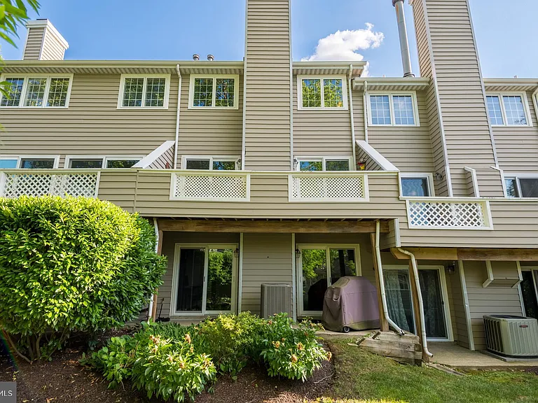 79 Andover Ct — Photo 5