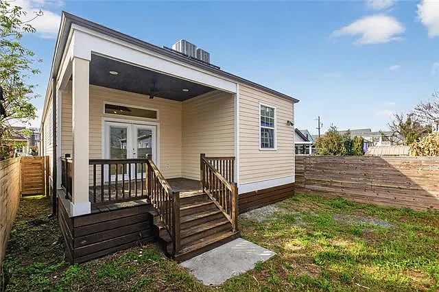 1121 Bartholomew St — Photo 12