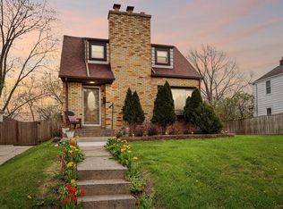 2322 S 77th St, West Allis, WI 53219