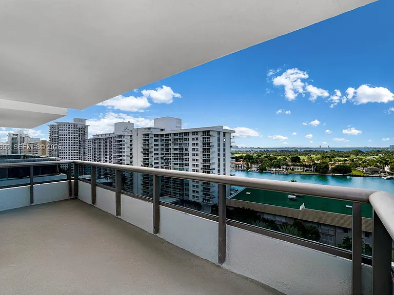 5801 Collins Ave #1200 — Photo 44