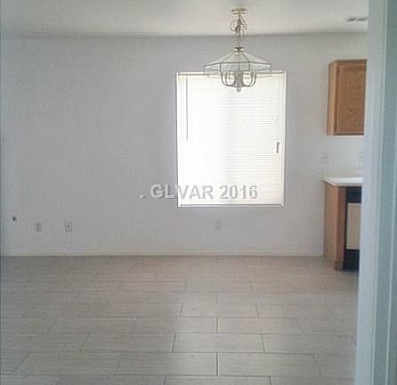 3rd image of 1516 Angel Falls St