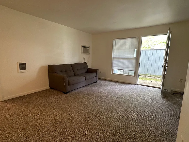 University Park Apartments near Cornell University — Photo 101
