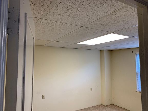 3rd image of 225 Edgewood St