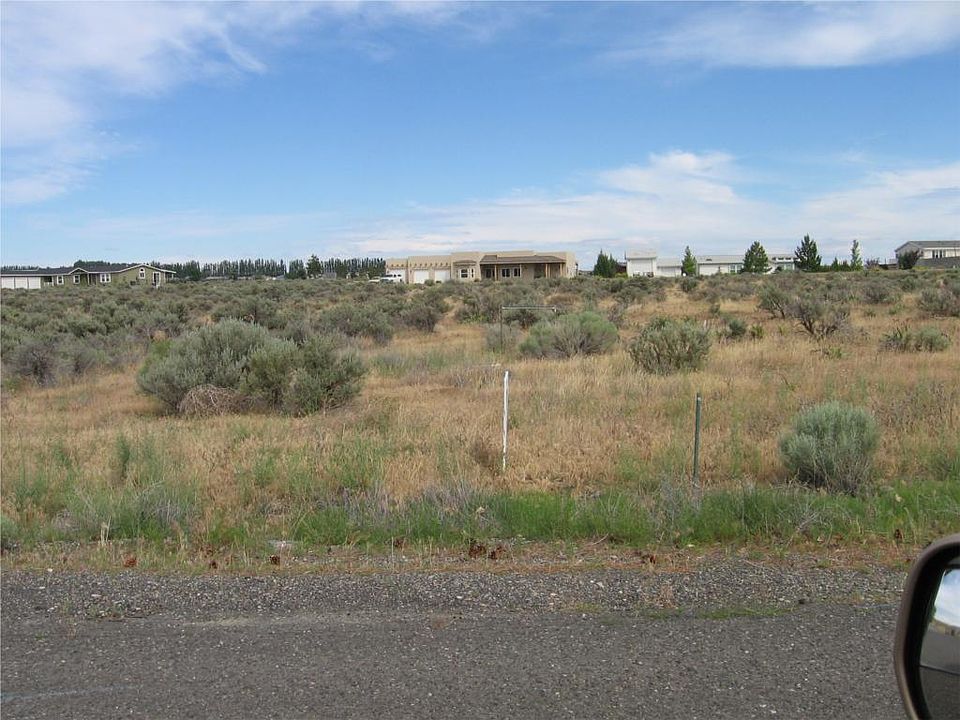 2nd image of 608 Roslyn Ct SW #85