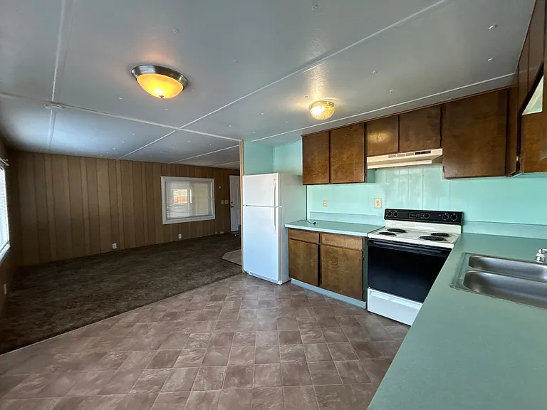 130 Jefferson Ave — Photo 5