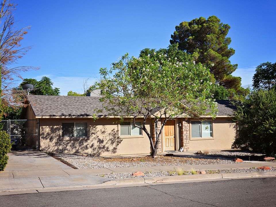 2nd image of 222 N Saguaro Dr