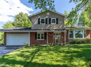 4047 Winston Dr, Hoffman Estates, IL 60192