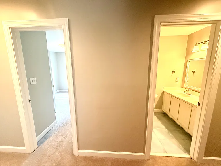 102 Hogan Ridge Ct #1 — Photo 1